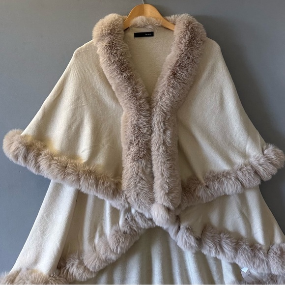On Blue Faux Fur Poncho Coat Women One Size - Picture 3 of 7